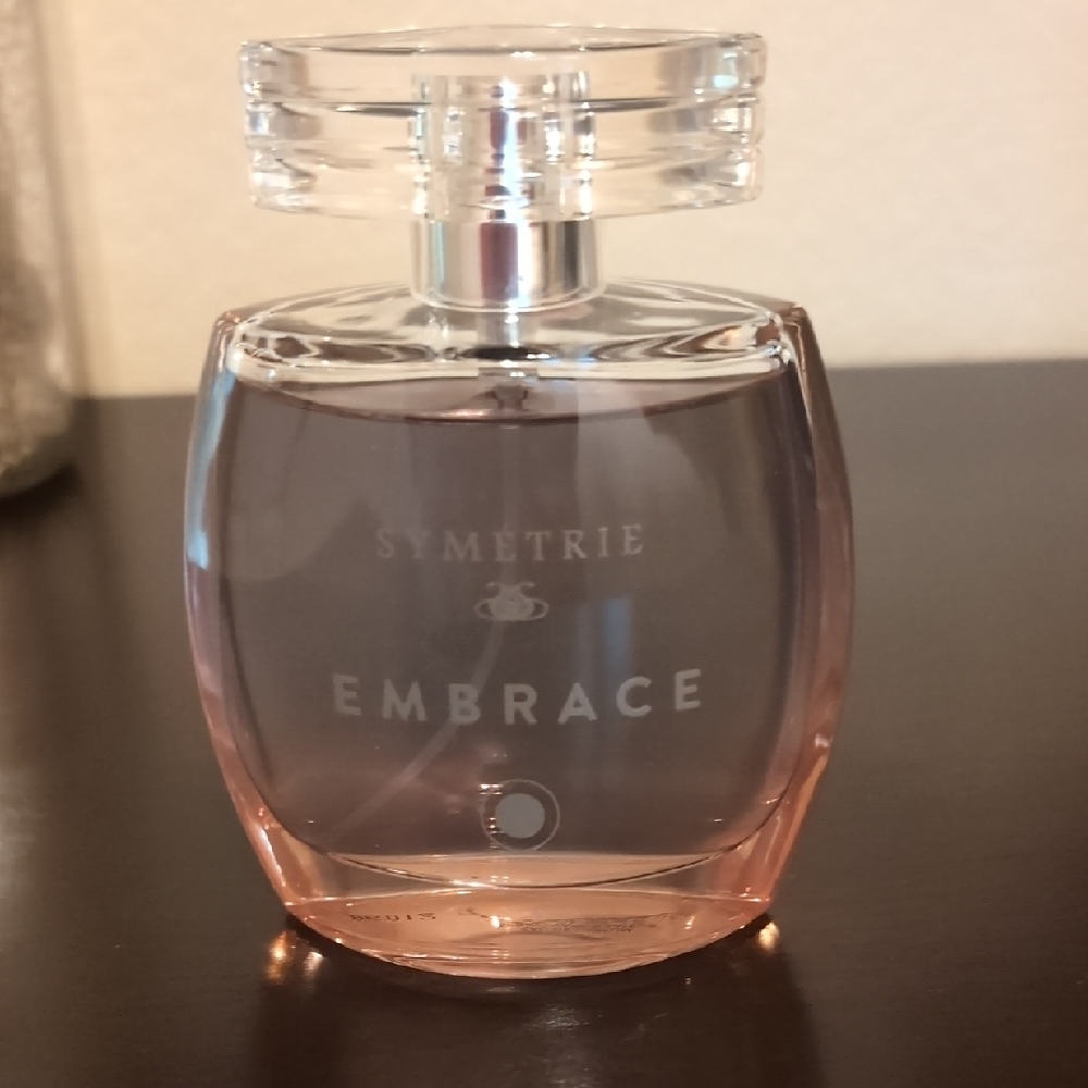 Symetrie Embrace Perfume